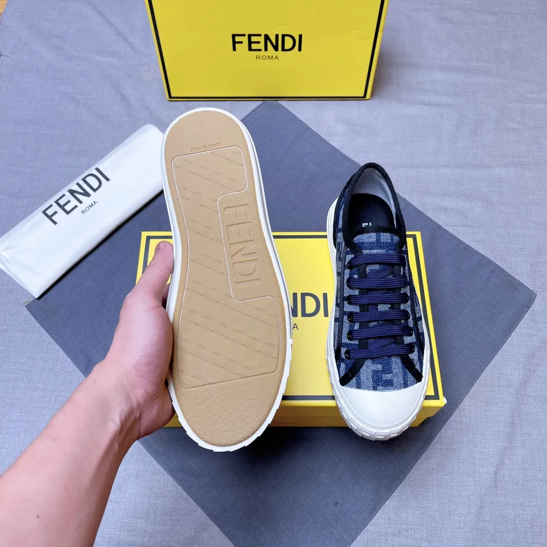 P380 men's shoes 💰Fendǐ Domino sneakers with jacquard FF pattern, embossed FF pattern on the toe, canvas upper, TPU customized outsole Size: 38-45 (customized for 45) No. 018